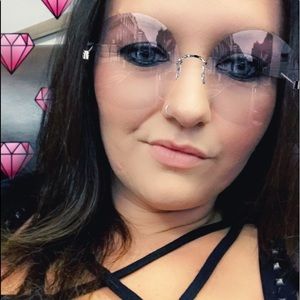 Meet your Posher, Desiree